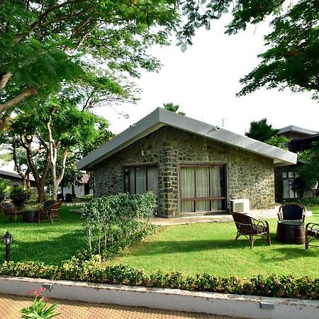 Caves County Resort Malegaon Exterior foto