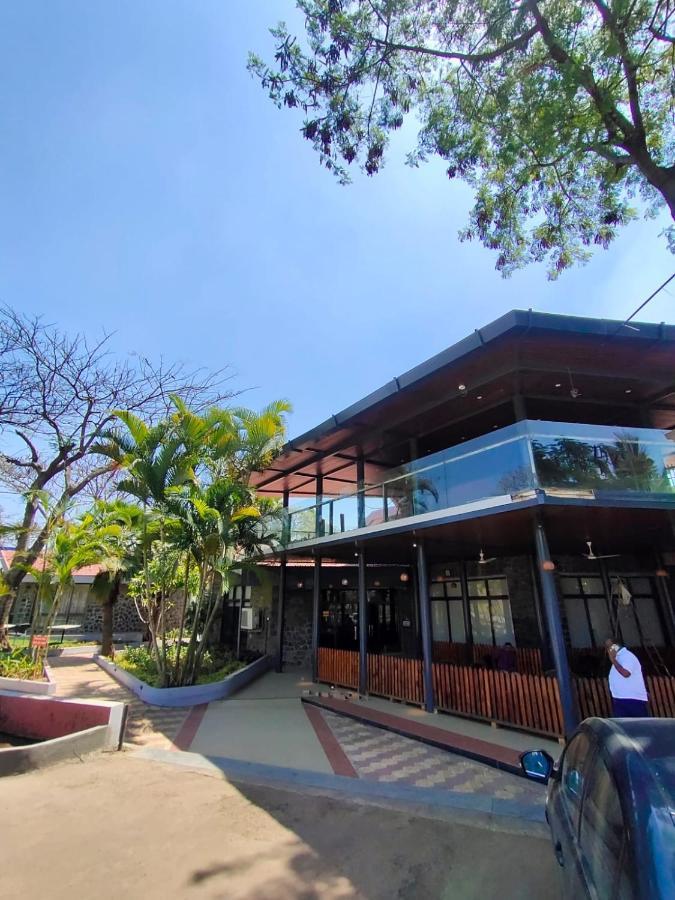Caves County Resort Malegaon Exterior foto