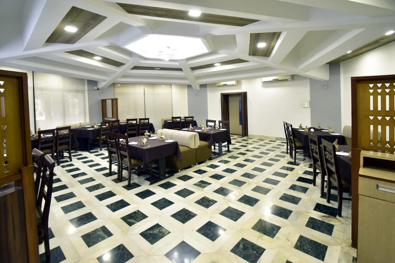Caves County Resort Malegaon Exterior foto