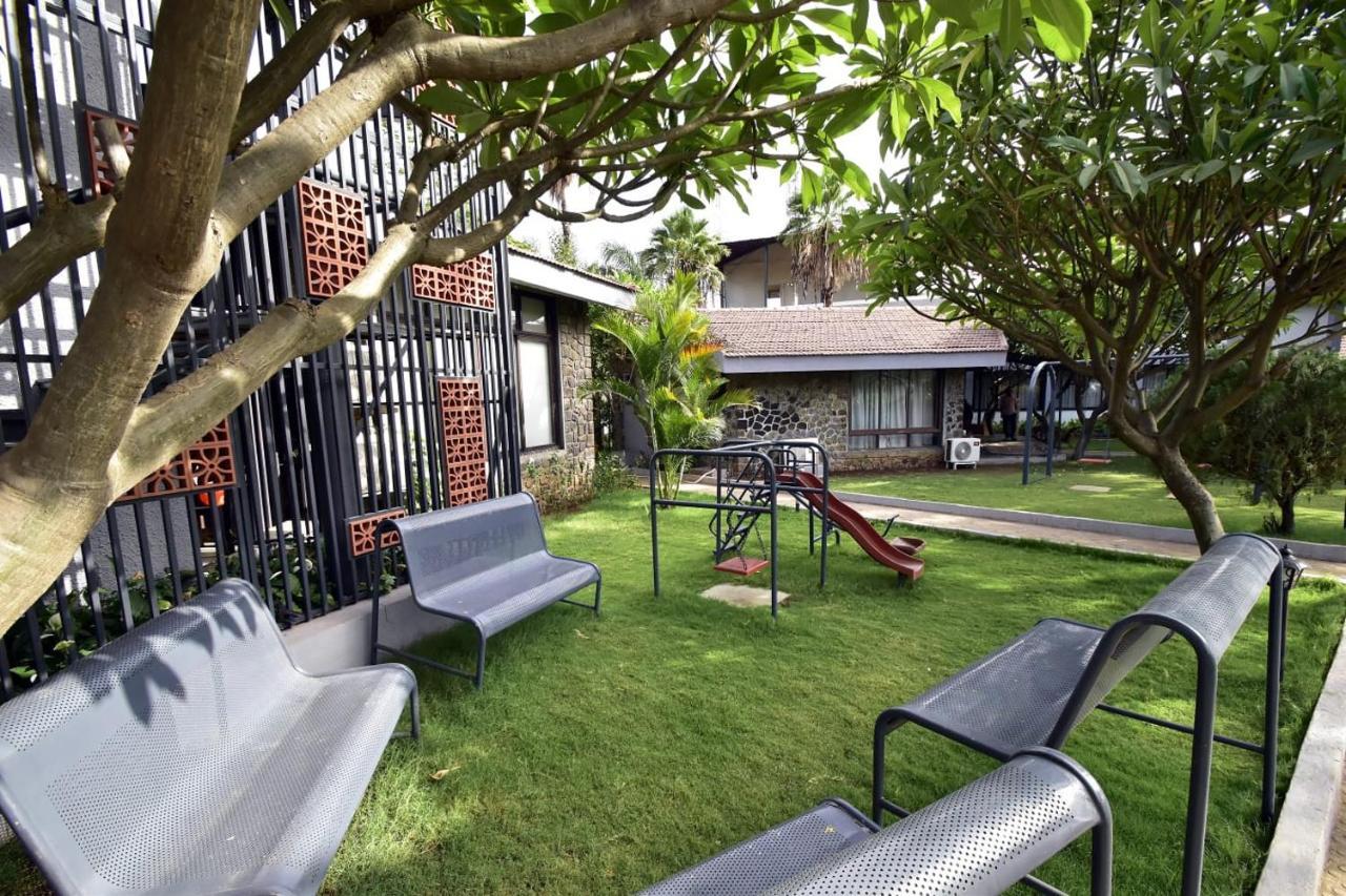 Caves County Resort Malegaon Exterior foto