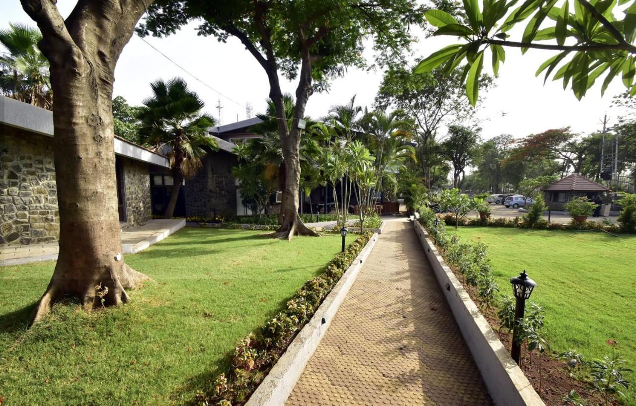 Caves County Resort Malegaon Exterior foto