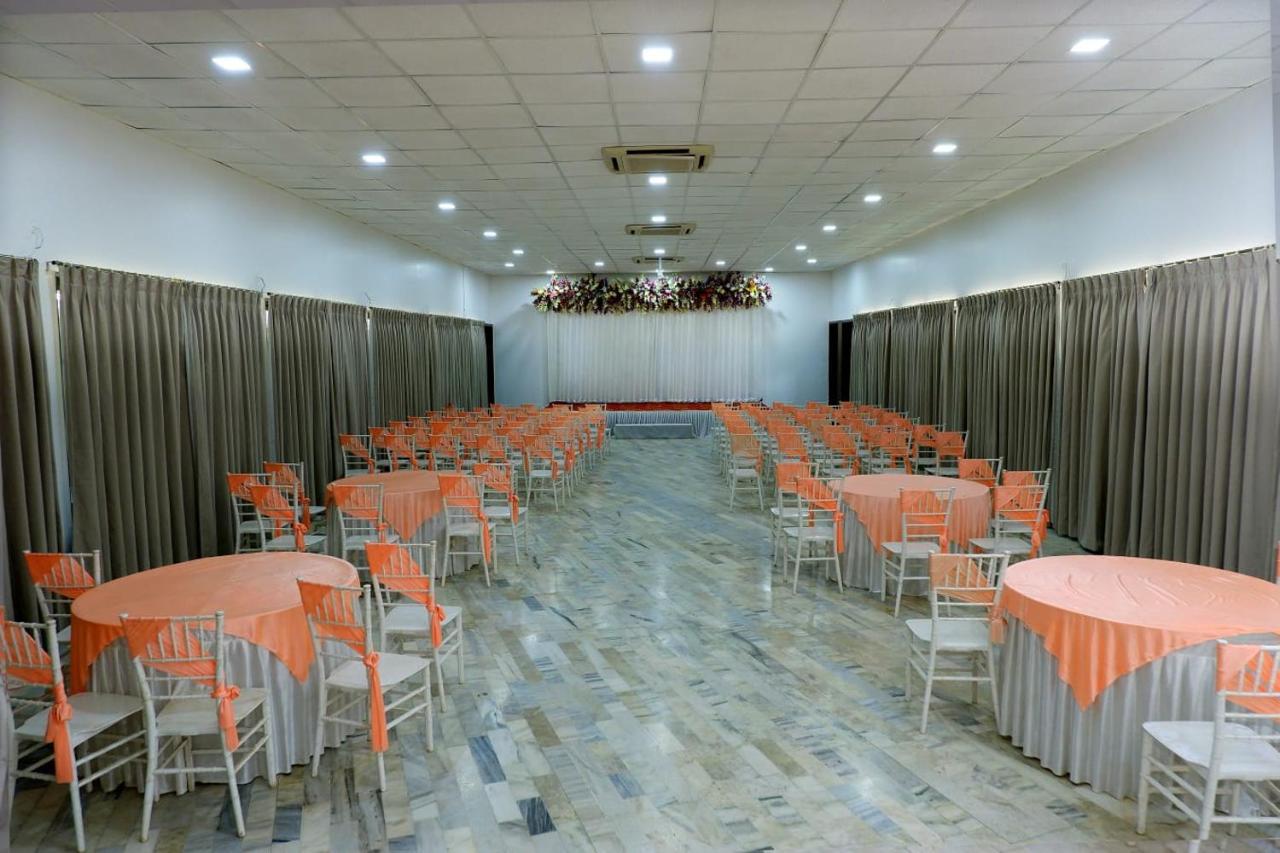 Caves County Resort Malegaon Exterior foto