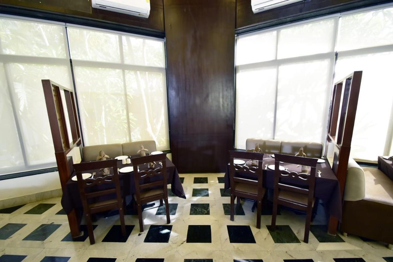 Caves County Resort Malegaon Exterior foto