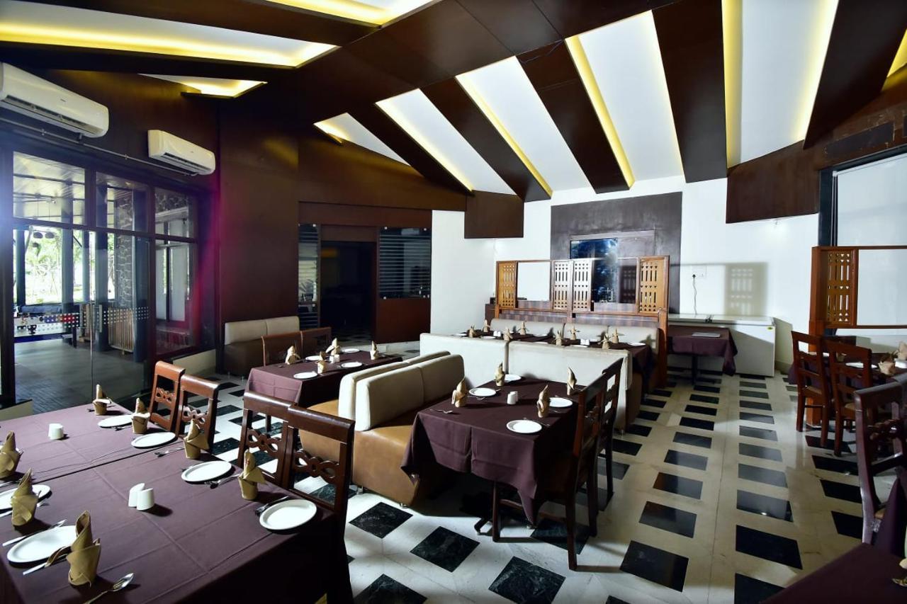 Caves County Resort Malegaon Exterior foto