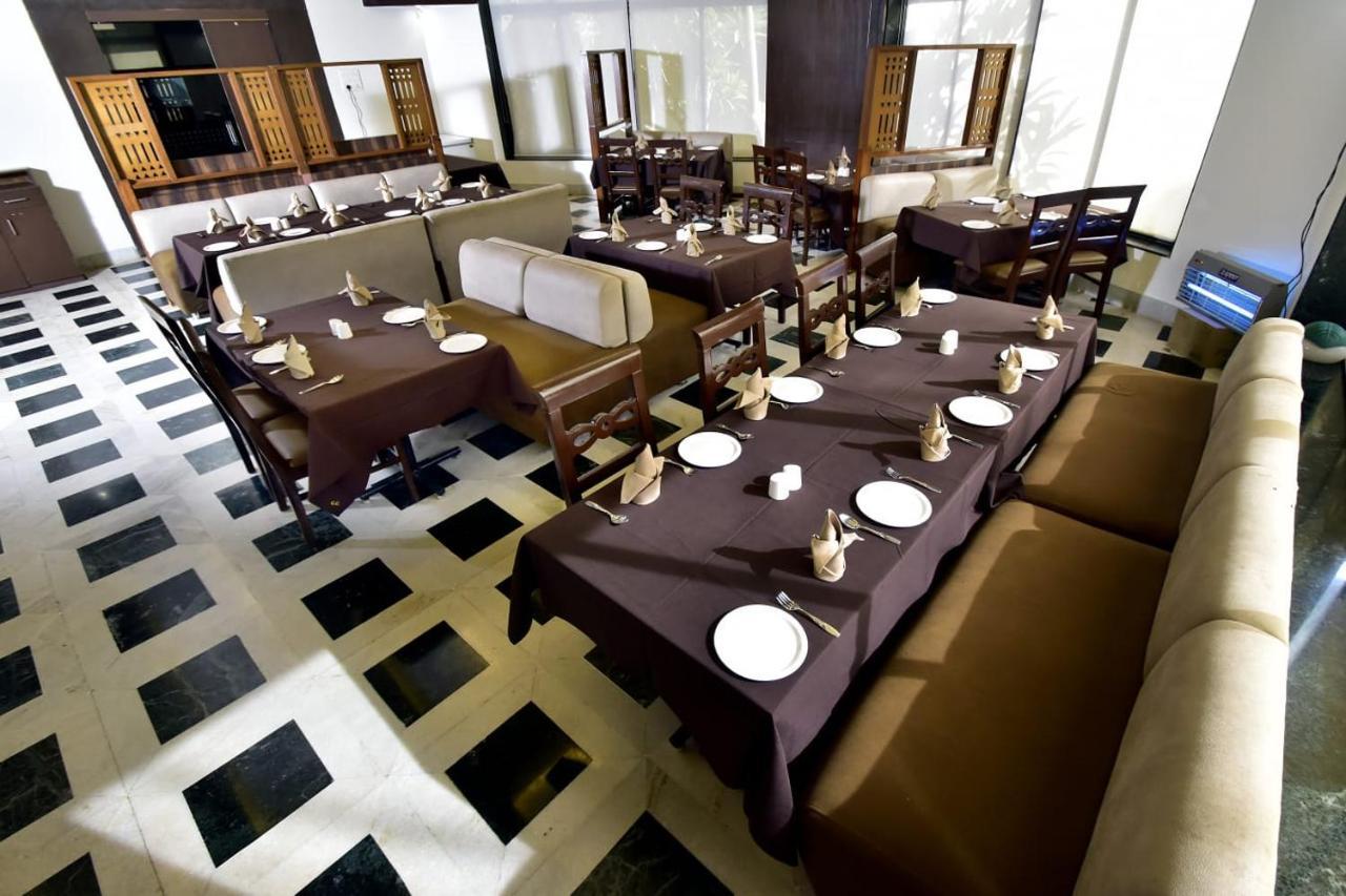 Caves County Resort Malegaon Exterior foto