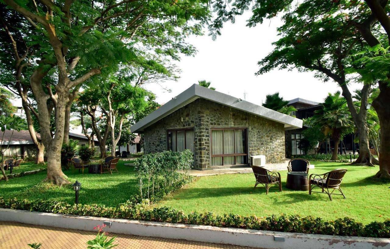 Caves County Resort Malegaon Exterior foto